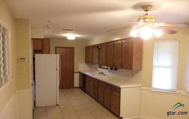 Foto del edificio - 402 Aspen Cir