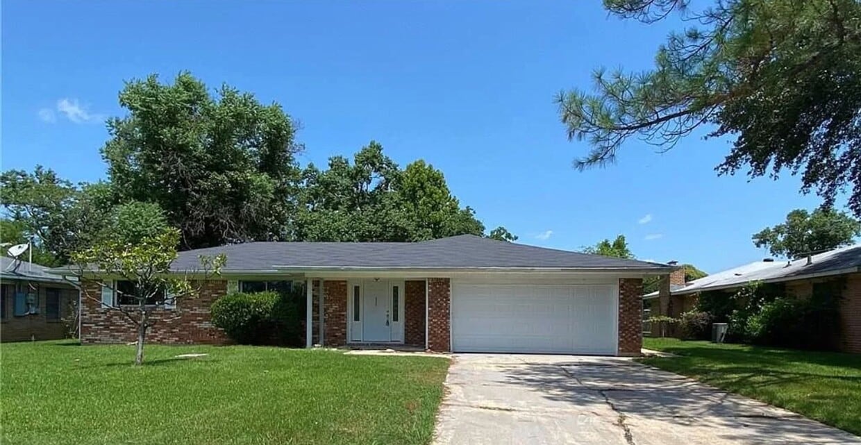 Coming Soon In Greenacres! Pictures Comin... House Rental in Bossier