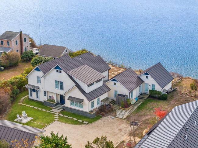 Building Photo - 131 S Edgemere St