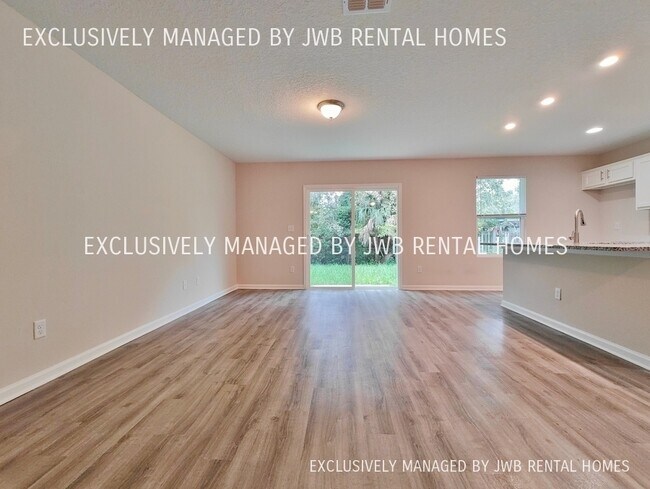 Building Photo - 1590 W 31st St