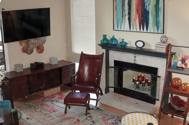 living room 2 - 501 Rose Ave