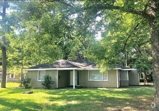 Building Photo - 2040 Merrily Dr