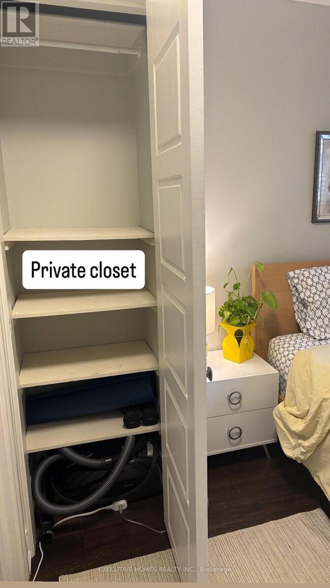 Building Photo - 1341 Freeport Dr