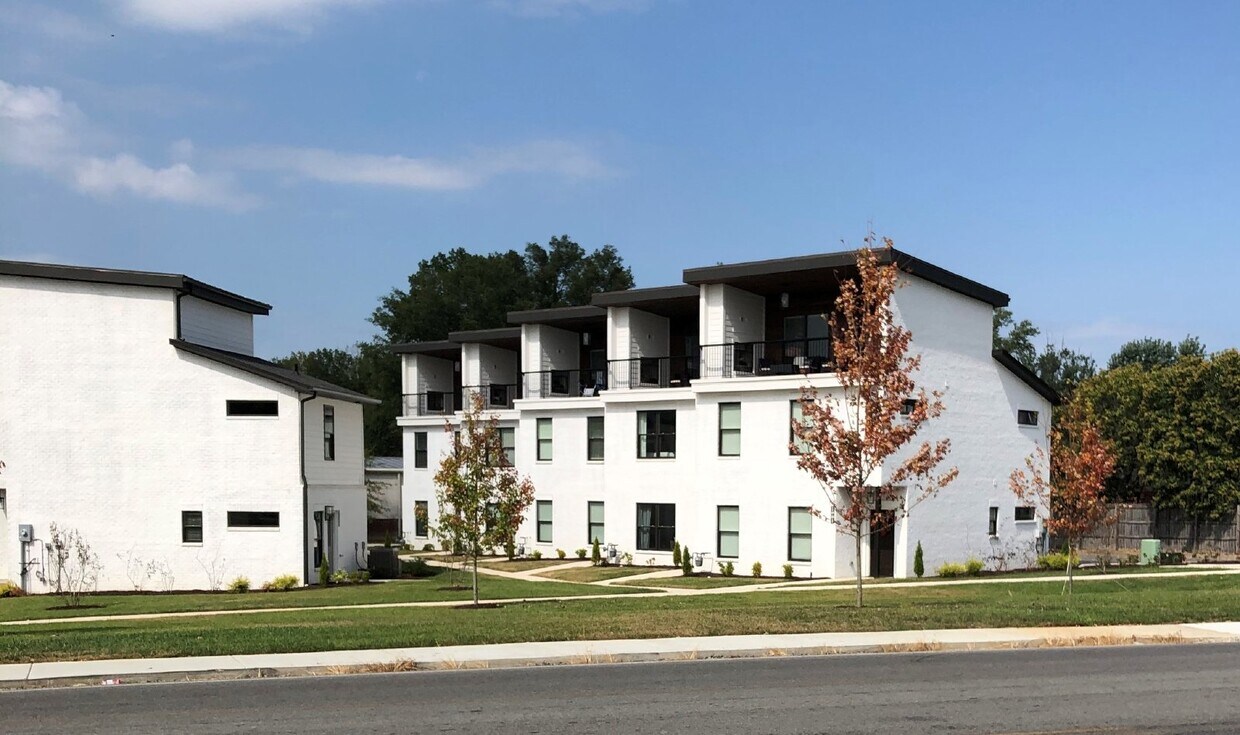 Foto principal - Modern 3-Bedroom Condo with Modern Eleganc...