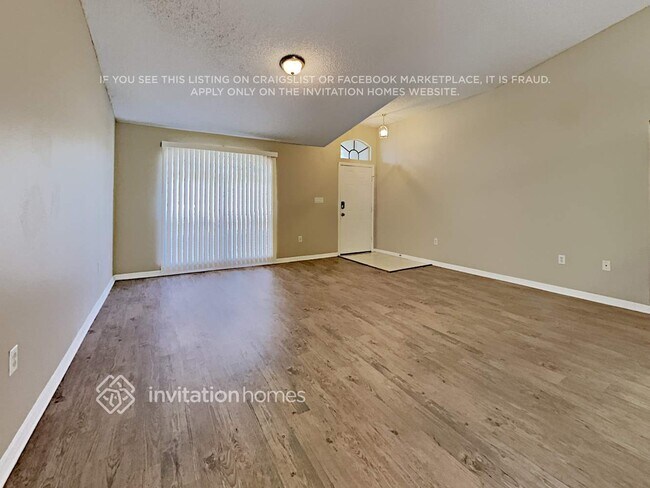 Foto del edificio - 7110 Briggs Ave