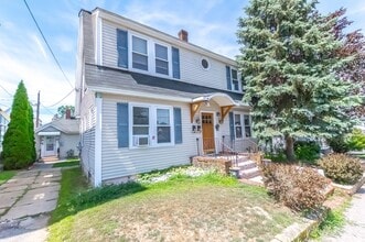Building Photo - 204 Alsace St