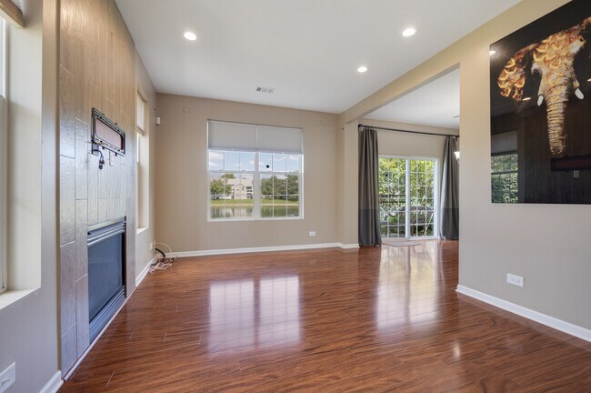 Foto del edificio - 1829 Golden Gate Ln