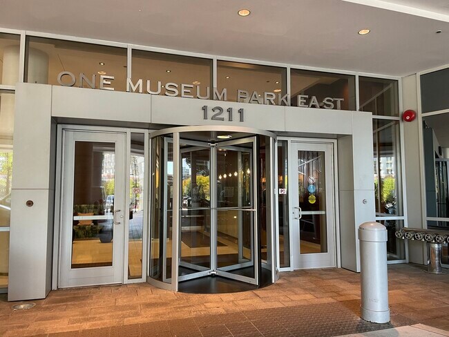 Foto del edificio - 1211 S Prairie Ave