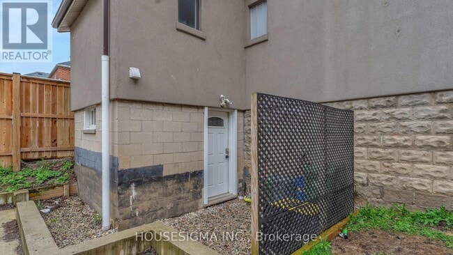 Building Photo - 66 Grand Ave