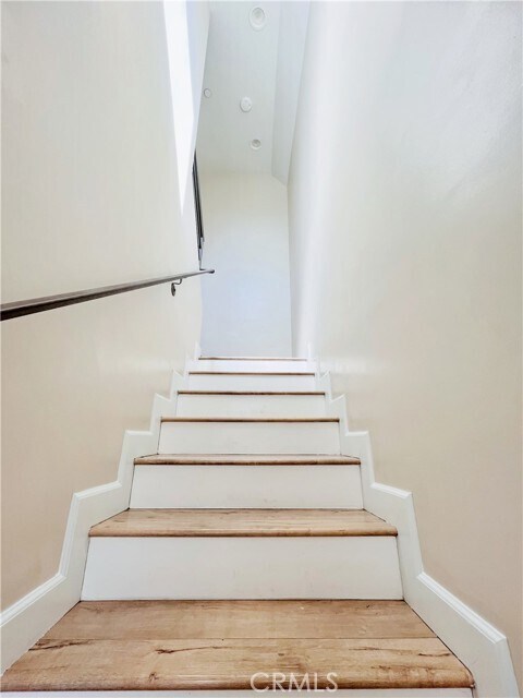 Foto del edificio - 1163 N Poinsettia Pl