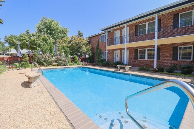 Foto del edificio - 2 Bed | 2 Bath Condo On Riverside!