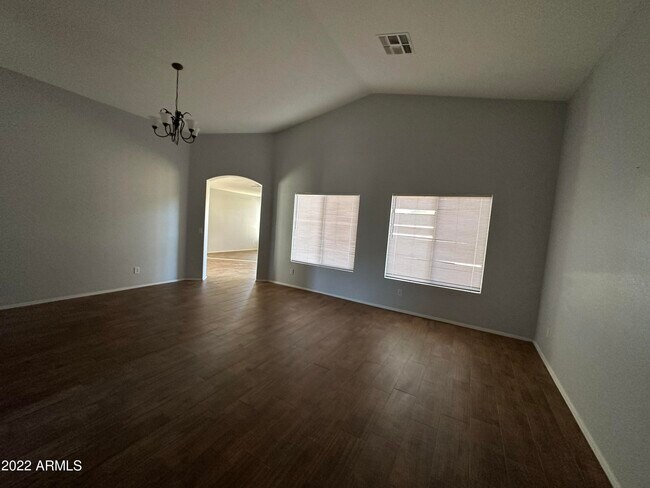 Building Photo - 2902 E Indian Wells Pl