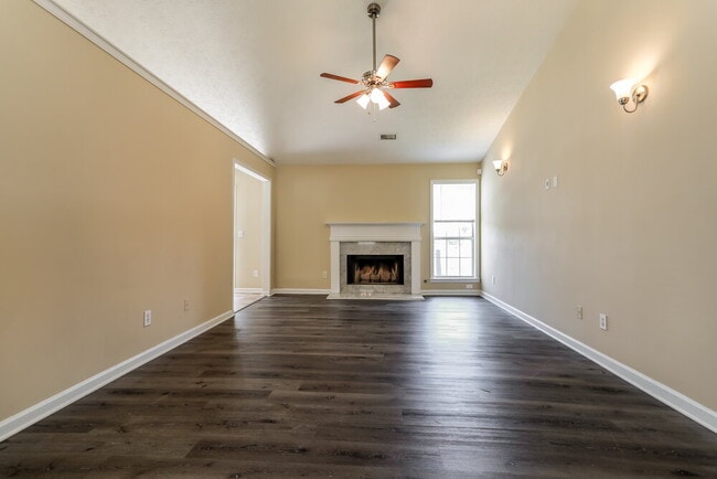 Building Photo - 1075 Omaha Dr