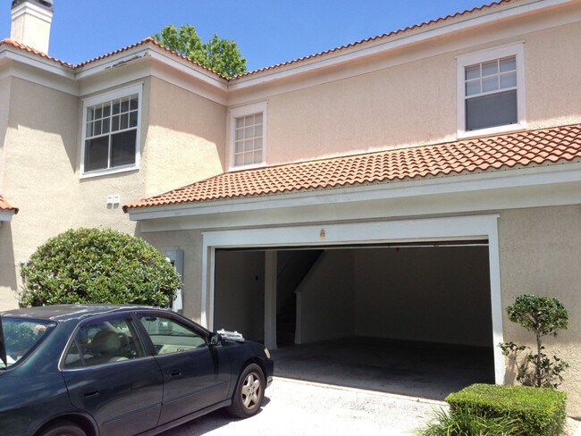 Building Photo - 2222 Arbor Lakes Cir