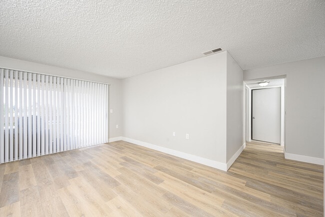 Building Photo - Mountain View Camarillo