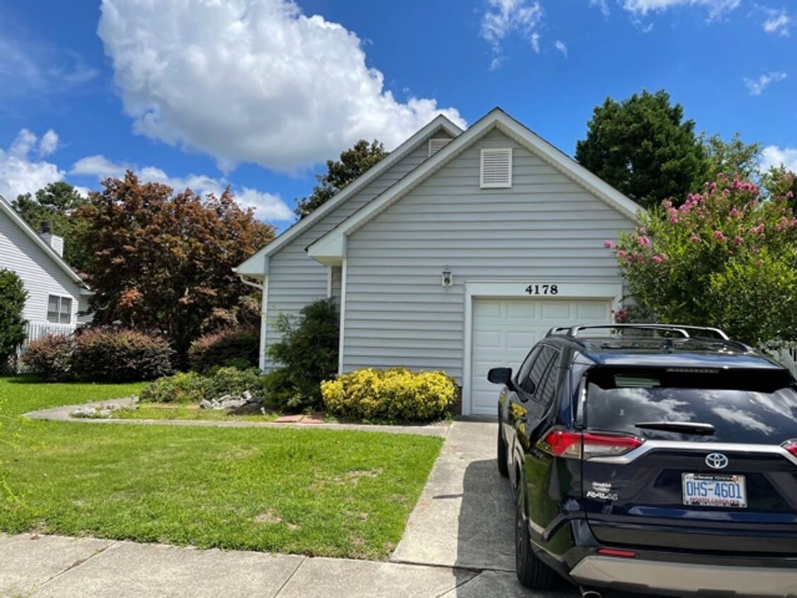 Charming home located in Heart of Wilmington - Charming home located in Heart of Wilmington