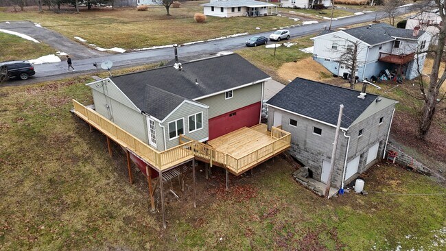 Foto del edificio - 125 Edgewood Cir