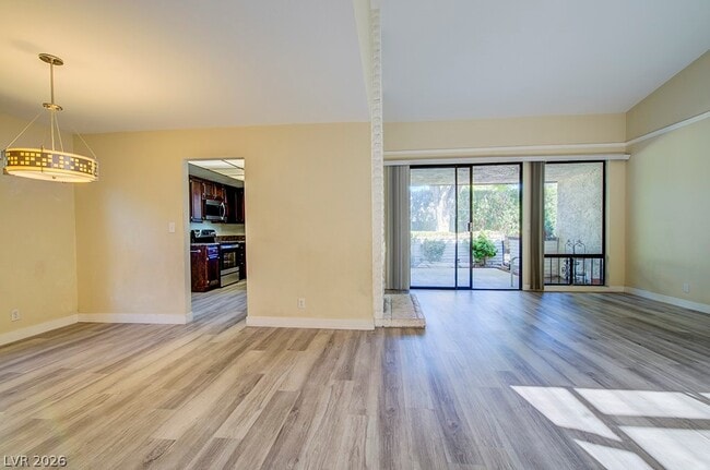 Building Photo - 2574 Pera Cir