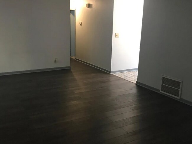 Foto del edificio - 5556 Liberty Rd