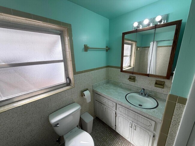 Foto del edificio - 605 E Coast Ave