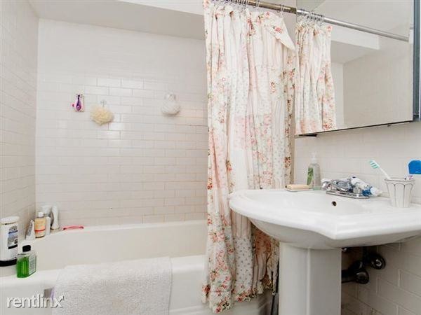 Foto del edificio - 2 bedroom in Brooklyn NY 11211