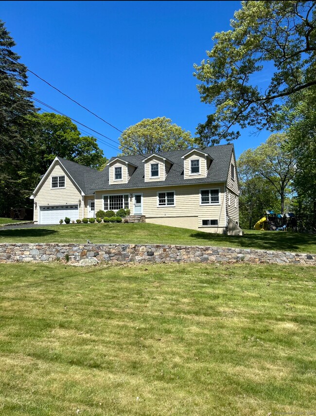 Foto del edificio - 16 Topcrest Ln