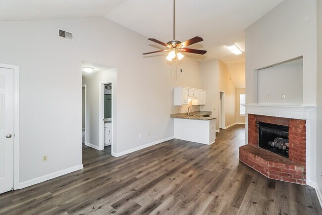 Foto del edificio - 6275 Liberty Point Cove