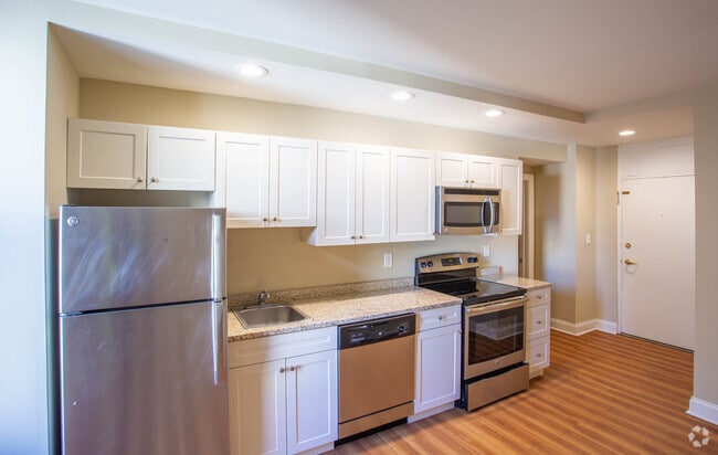 1Br, 1BA Kitchen - Adelphia House