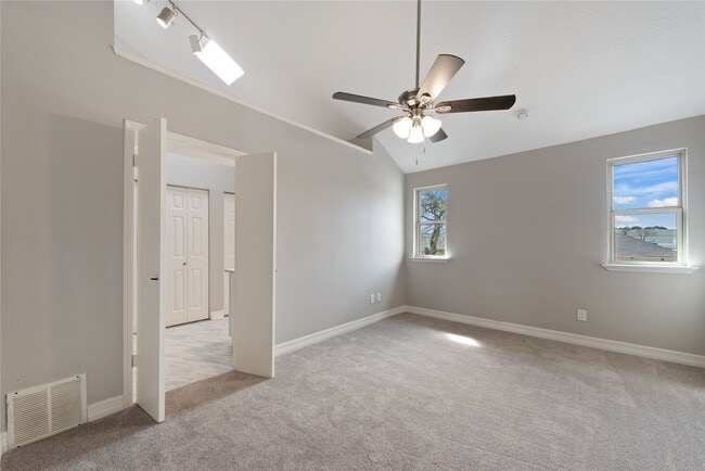 Building Photo - 8818 Vinkins Rd