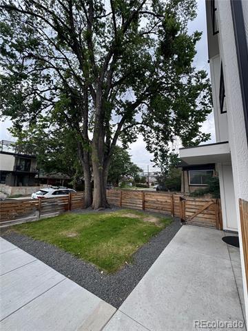 Building Photo - 1310 Zenobia St