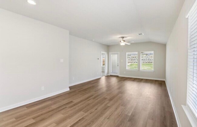 Foto del edificio - 1900 Velvet Oak Ln