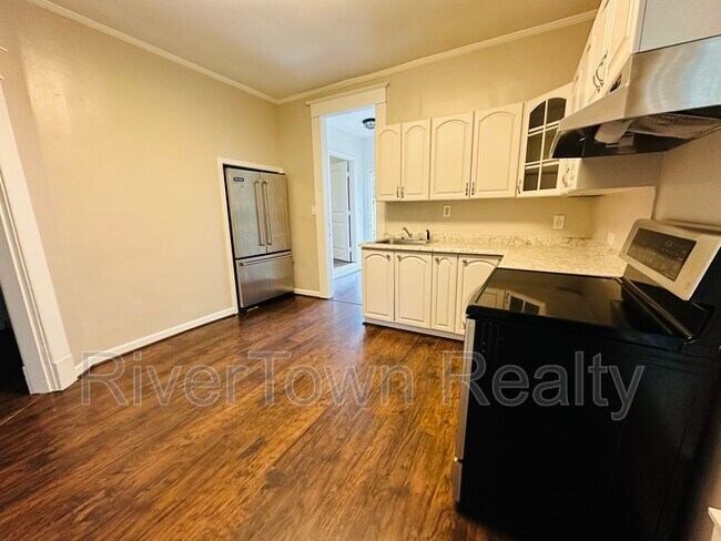 Foto del edificio - 215 N Bellevue Blvd