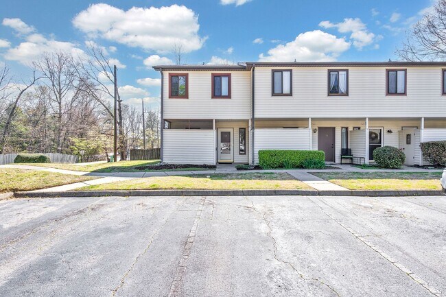 Foto del edificio - Taylors - 2Bd/2.5Ba, 1200SF