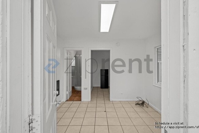 Building Photo - 1323 Monterey Ave