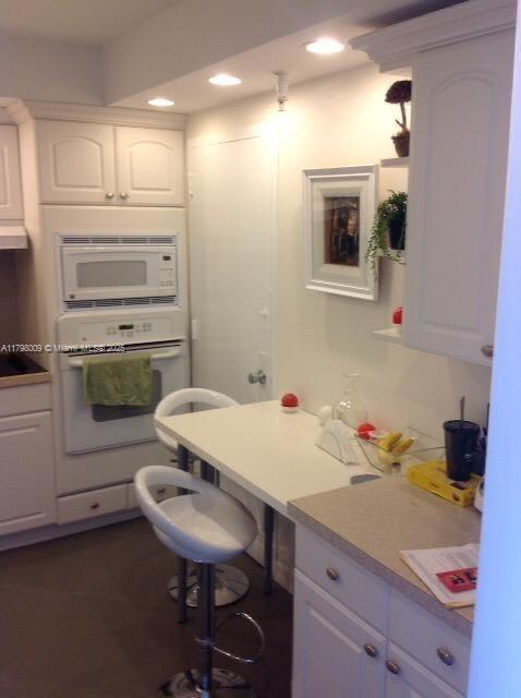 Building Photo - 400 Kings Point Dr