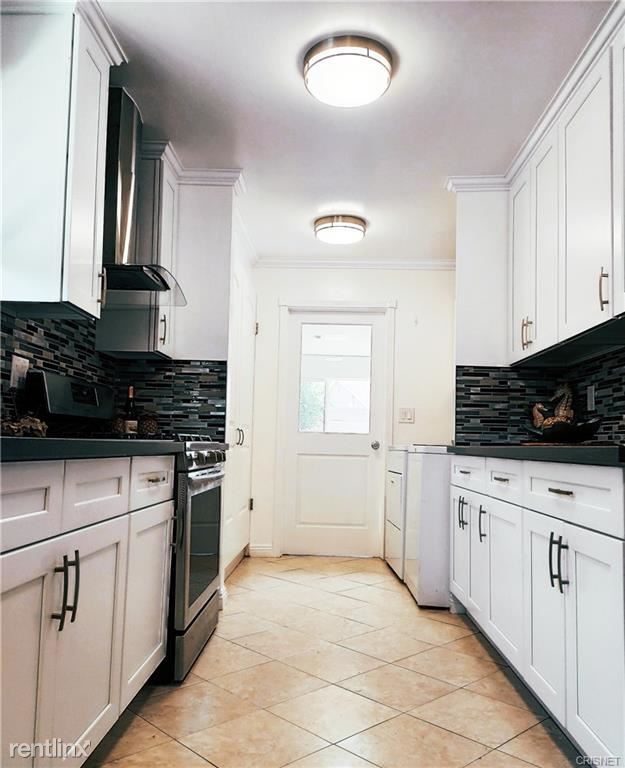 Primary Photo - 4 br, 2 bath House - 22900 Strathern St