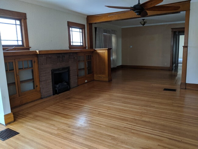 Building Photo - 29 Rugby Rd