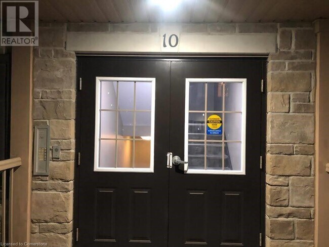 Photo du bâtiment - 1460 Highland Rd W