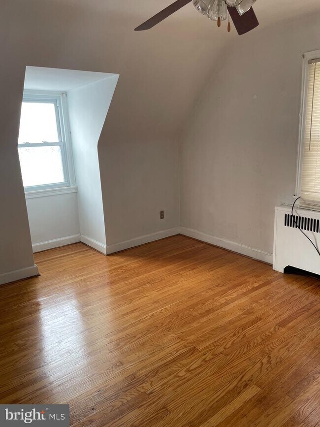 Building Photo - 8227 Pickering Ave