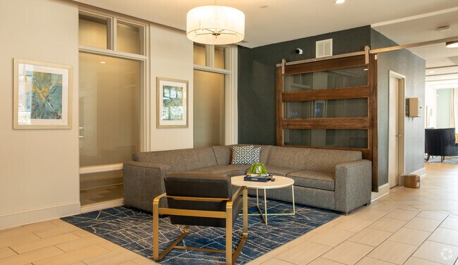 Sala del club - Langston, The