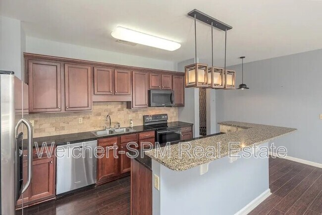 Building Photo - 721 Litty Ct