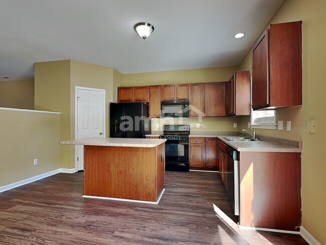 Building Photo - 104 Pearson Place