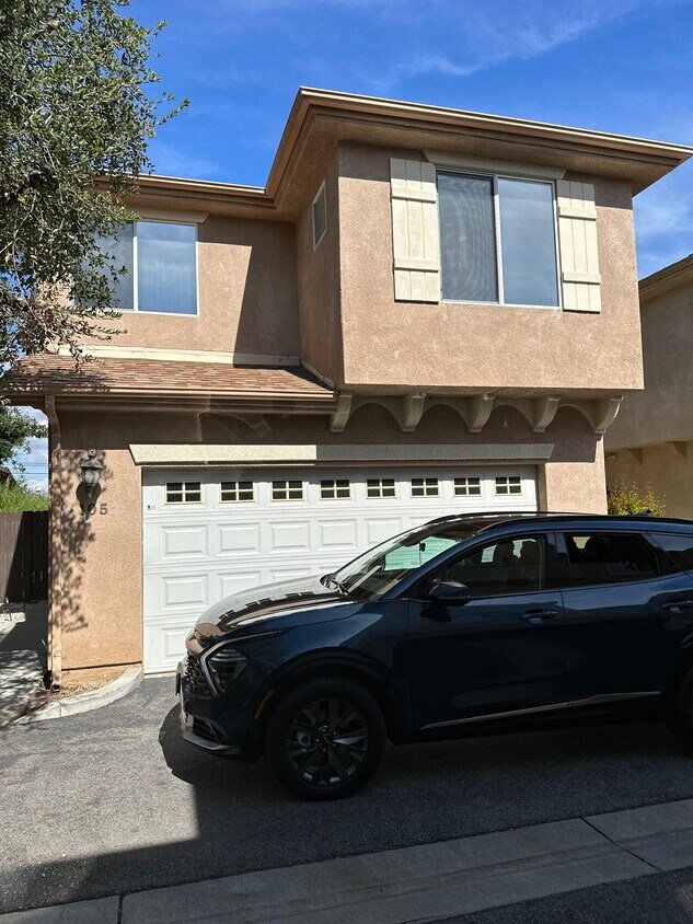 Foto principal - 10025 Topanga Canyon Blvd