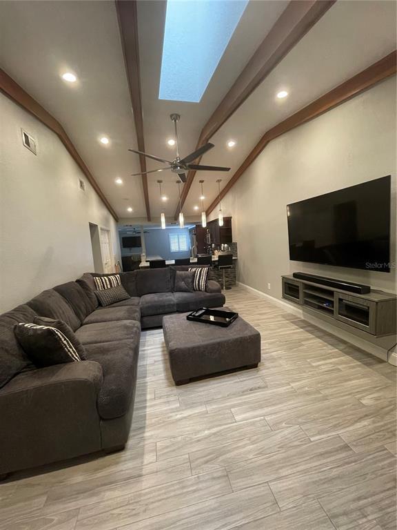 Foto del edificio - 1450 Mahogany Ln