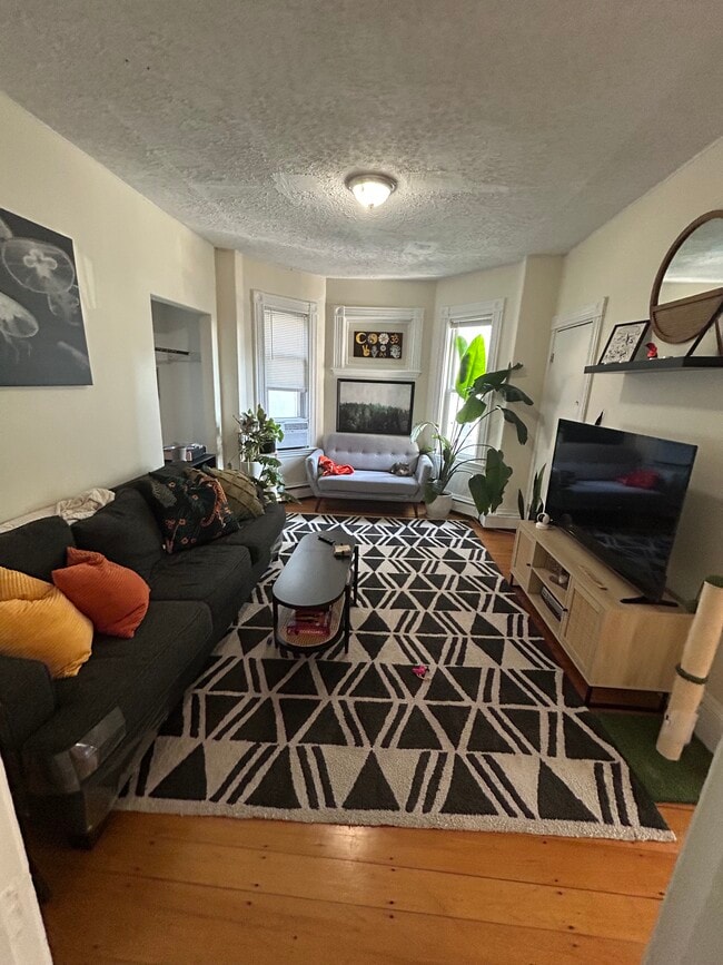 Building Photo - 30 Egleston St