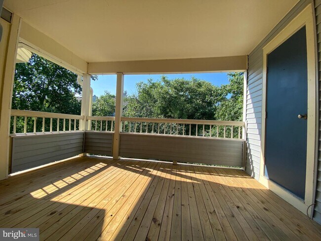 Building Photo - 307 Trinity Ct