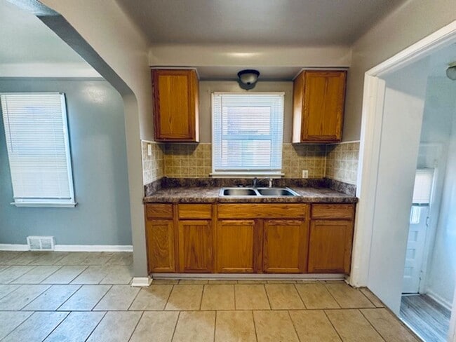 Foto del edificio - 3 Bedroom 1 Bath Welcome Section 8