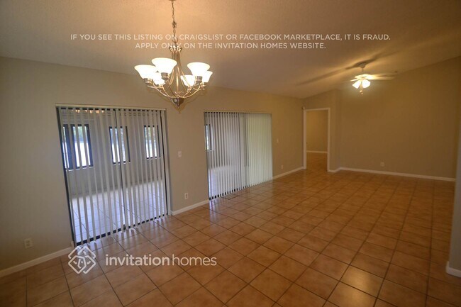 Foto del edificio - 4933 NW 96th Terrace