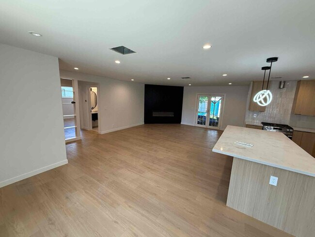 Foto del edificio - 17813 Welby Way
