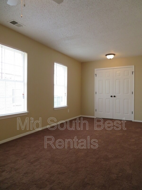 Foto del edificio - 5176 Walton Lake Dr